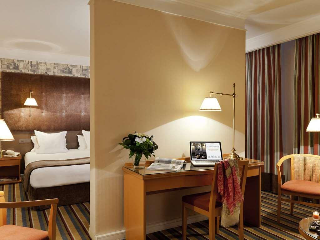 Hotel Barriere Le Grand Hotel Енгиен-ле-Бен Стая снимка