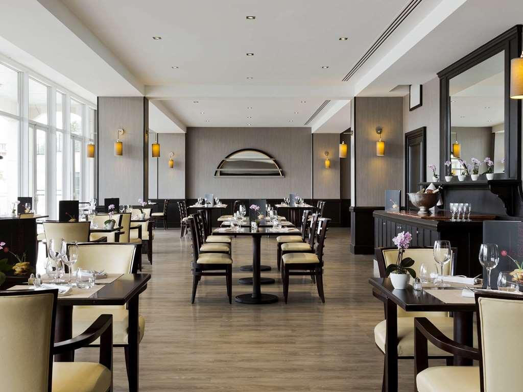 Hotel Barriere Le Grand Hotel Енгиен-ле-Бен Екстериор снимка