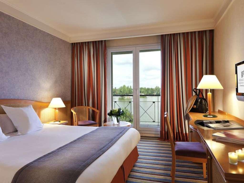 Hotel Barriere Le Grand Hotel Енгиен-ле-Бен Стая снимка