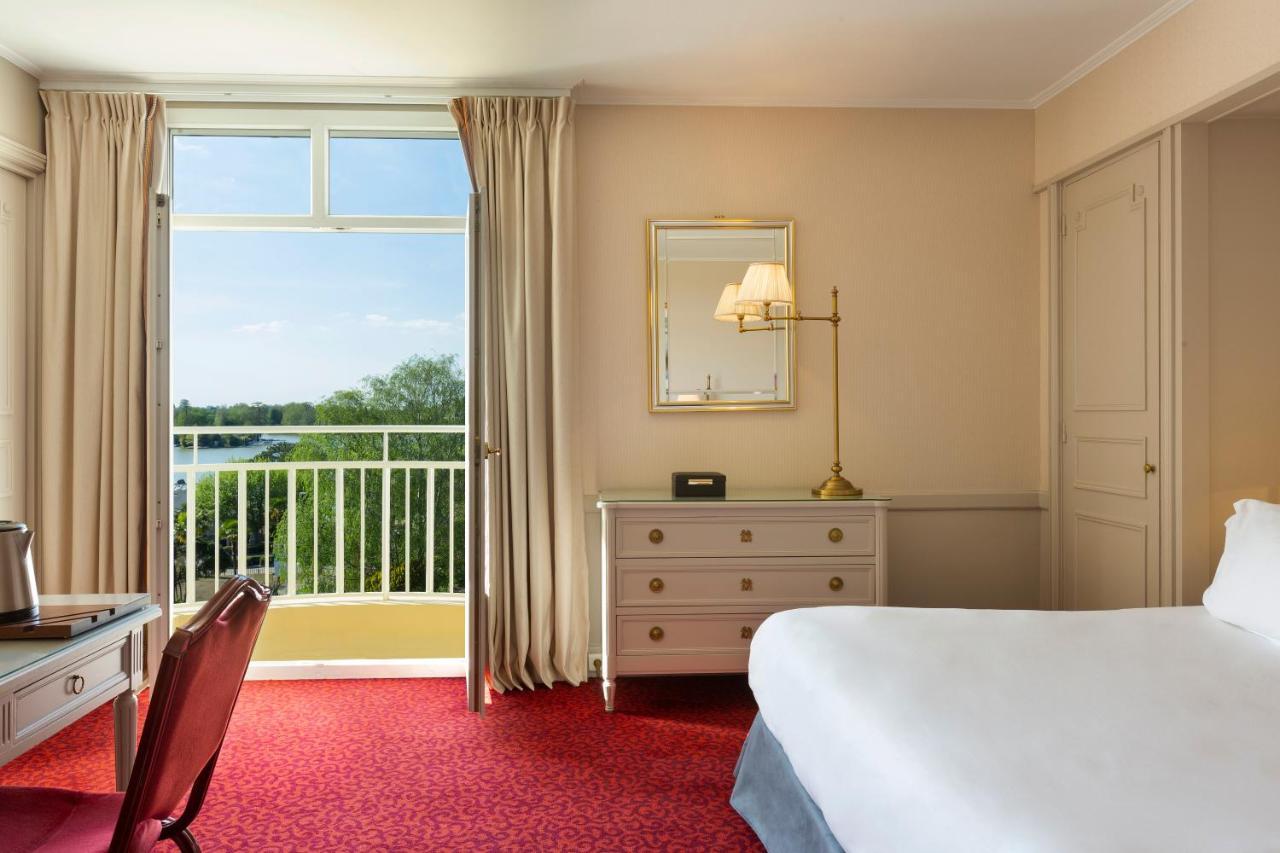 Hotel Barriere Le Grand Hotel Енгиен-ле-Бен Екстериор снимка