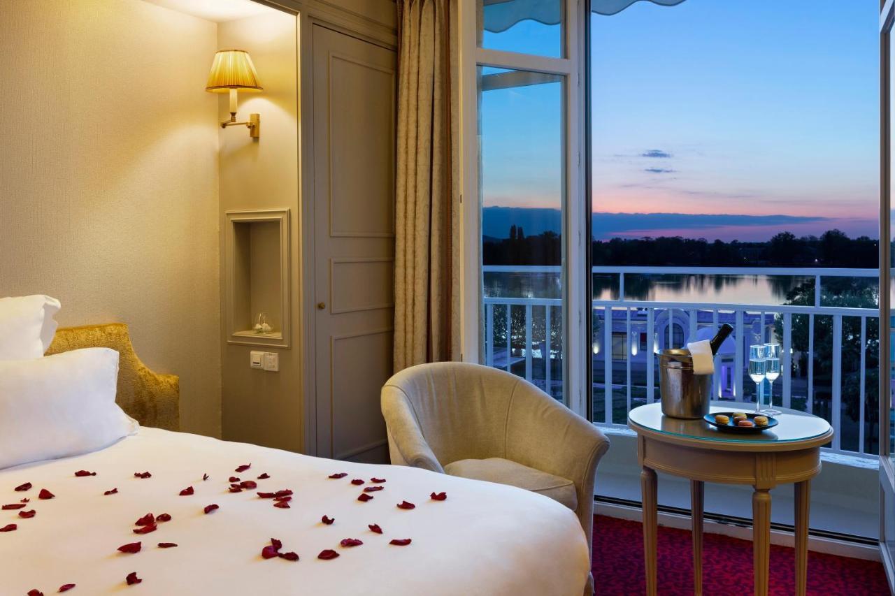 Hotel Barriere Le Grand Hotel Енгиен-ле-Бен Екстериор снимка